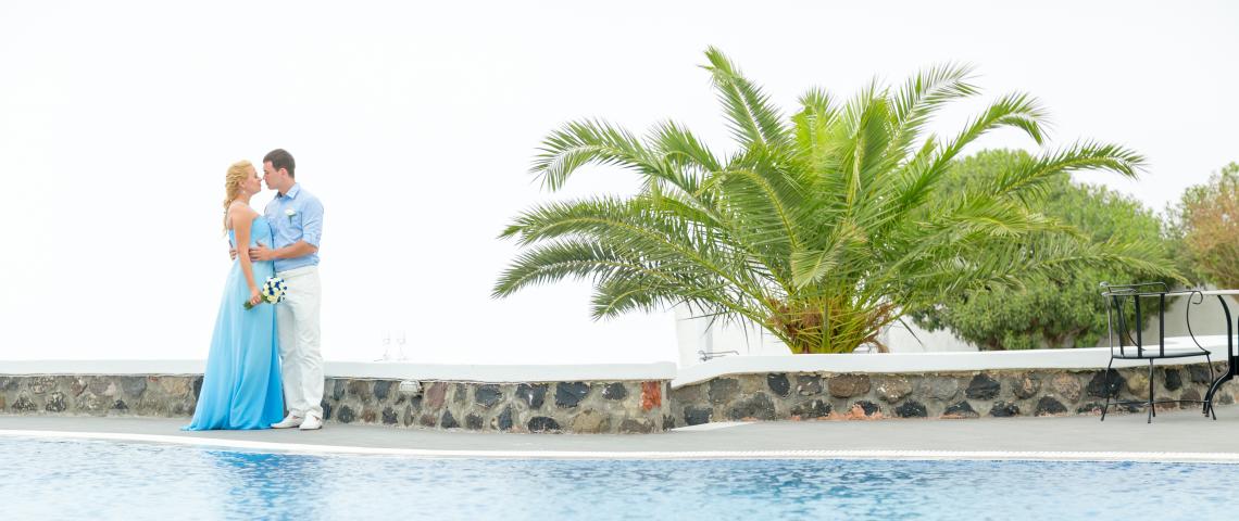 Свадебная площадка Santorini Gem вид на бассейн