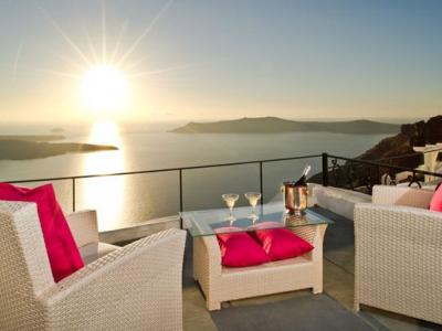Pegasus Suites and Spa Hotel in Santorini вид с балкона номера